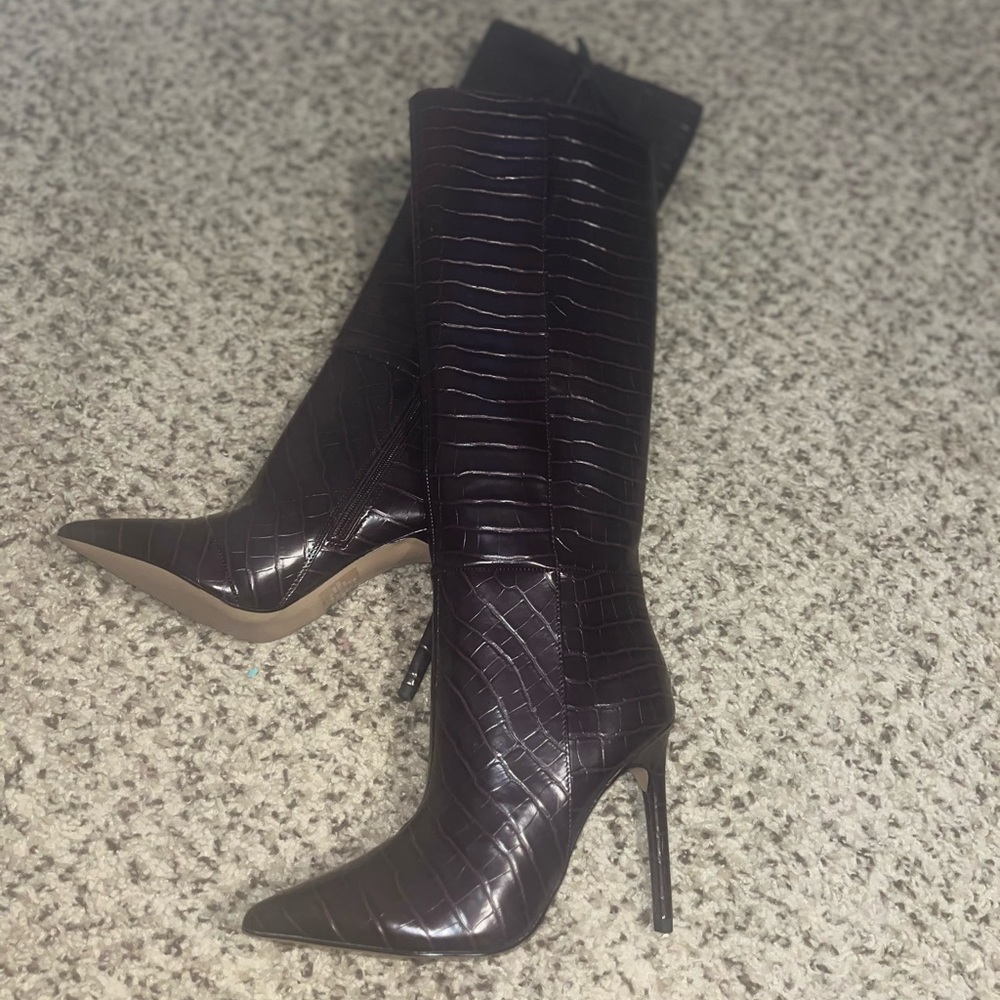 Express knee boots